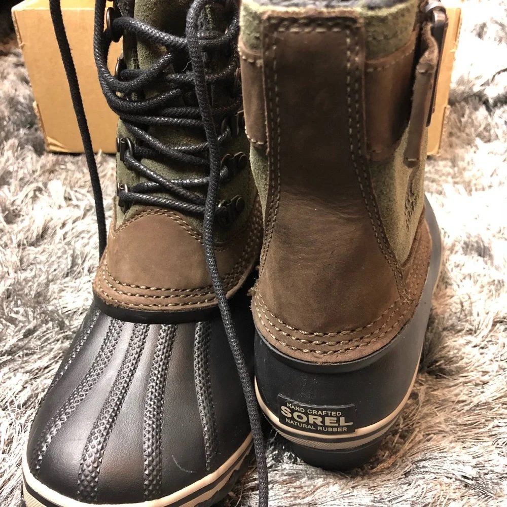 Sorel Women's Black and Olive Green Winter Rain Boots